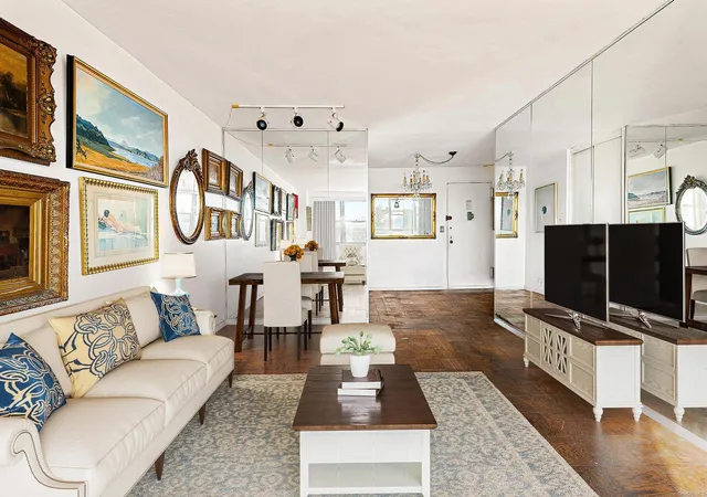 3rd image of 70-25 Yellowstone Blvd #7S, Forest Hills, NY 11375 | MLS# L3580402
