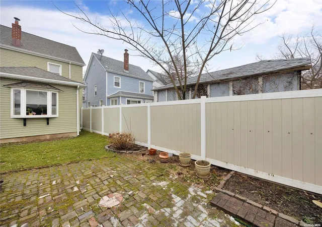 Photo 4 of Sale Pending at 224-30 Edmore Ave, Queens Village, NY 11428 | MLS# L3581191 | Listing updated on 2024-12-03