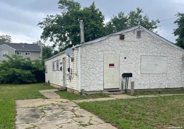 4th image of 97 Harrison Ave, Amityville, NY 11701 | MLS# L3581538