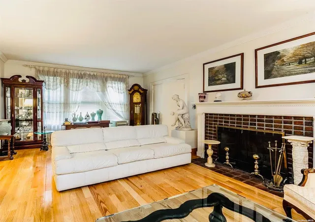 5th image of 33-02 Parsons Blvd, Whitestone, NY 11357 | MLS# L3582810