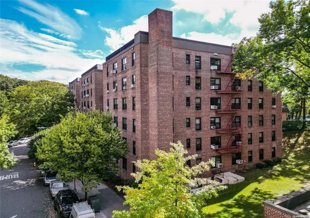 Photo 1 of Sale Pending at 83 30 98th Street #1A, Woodhaven, NY 11421 | MLS# L3583046 | Listing updated on 2025-10-21