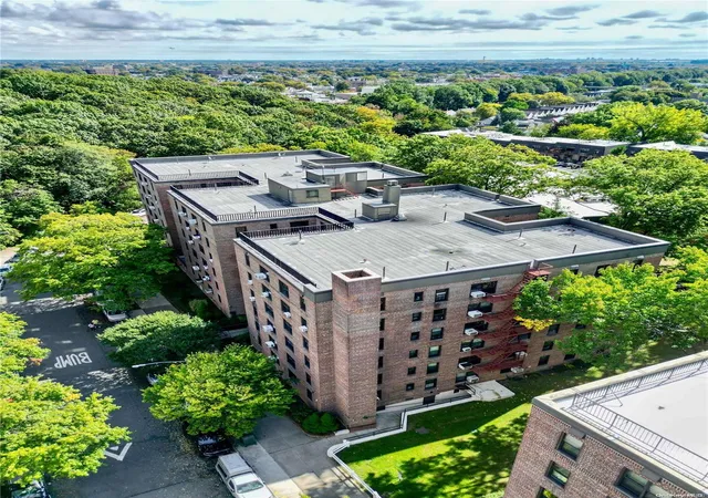 Photo 3 of Sale Pending at 83 30 98th Street #1A, Woodhaven, NY 11421 | MLS# L3583046 | Listing updated on 2025-10-21