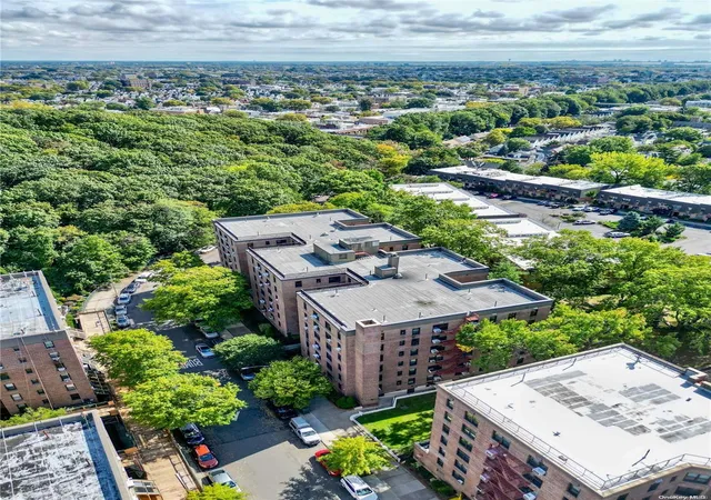 Photo 3 of Sale Pending at 83-30 98Th Street #1A, Woodhaven, NY 11421 | MLS# L3583046 | Listing updated on 2025-10-21