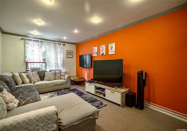 Photo 4 of Sale Pending at 83-30 98Th Street #1A, Woodhaven, NY 11421 | MLS# L3583046 | Listing updated on 2025-10-21