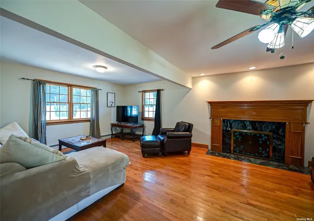 5th image of 43 Hollins Ln, Islip, NY 11730 | MLS# L3586031