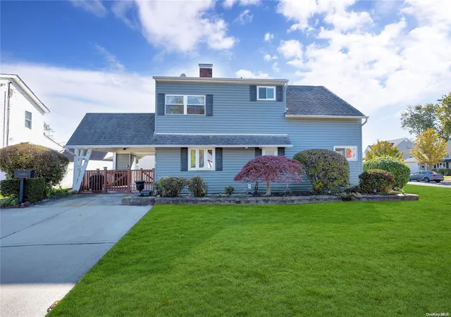 1st image of 72 Horn Ln, Hempstead, NY 11756 | MLS# L3586579