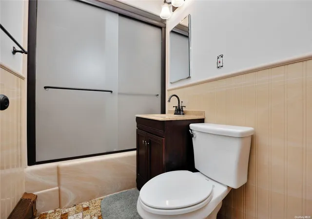 5th image of 72 Horn Ln, Hempstead, NY 11756 | MLS# L3586579
