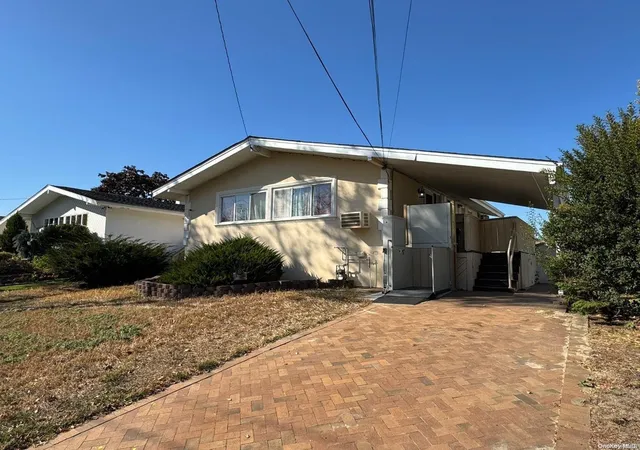 2nd image of 1061 Northern Blvd, Hempstead, NY 11510 | MLS# L3586601