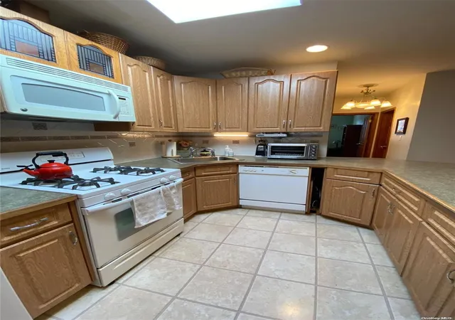3rd image of 133-42 86Th St, Ozone Park, NY 11417 | MLS# L3586791