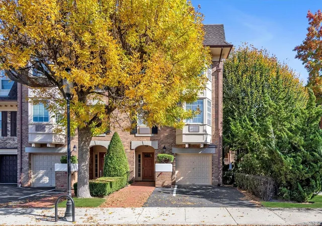 1st image of 13 25 Estates Ln #3F, Bayside, NY 11360 | MLS# L3587041