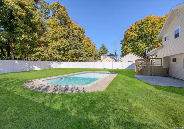 3rd image of 7 Radburn Ln, Port Jefferson Station, NY 11776 | MLS# L3587258