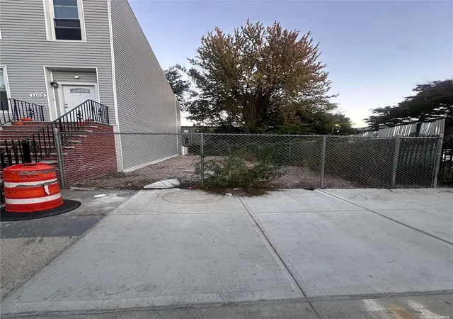 3rd image of 1100 Halsey St, New York, NY 11207 | MLS# L3587582