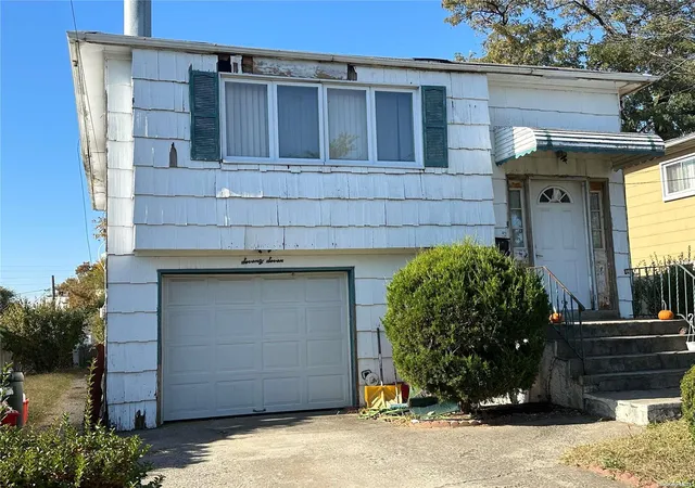 1st image of 77 Roquette Ave, Hempstead, NY 11003 | MLS# L3588149