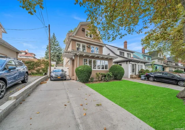 Single family home for sale at 122-05 Metropolitan Ave, Kew Gardens, NY 11415 | MLS# L3588257 | Listing updated on 2024-12-03