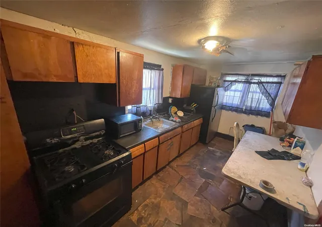 2nd image of 110 19 169th St, Jamaica, NY 11433 | MLS# L3588278