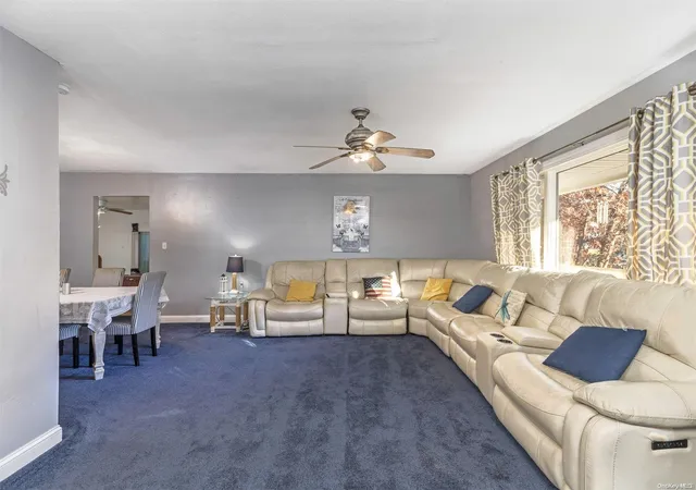 4th image of 25 Sweetbriar Dr, Mastic, NY 11950 | MLS# L3588301