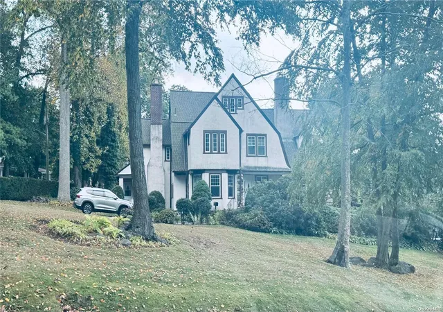 Photo 1 of Sale Pending at 140 Walworth Ave, White Plains, NY 10606 | MLS# L3589296 | Listing updated on 2025-10-14