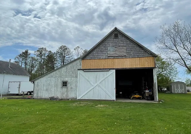 Homes for sale in Southold, NY | 2055 Boisseau Ave, Southold, NY 11971 | MLS# L3590177