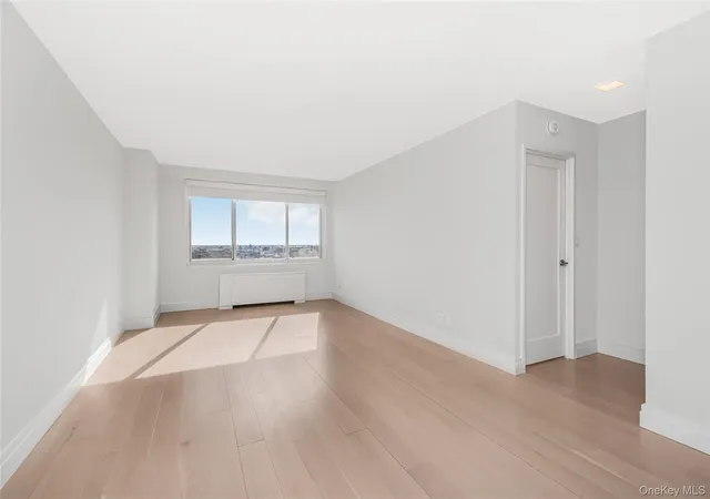 Photo 1 of House for sale at 3333 Henry Hudson Pkwy #23V, New York, NY 10463 | MLS# 800150 | Listing updated on 2026-09-30