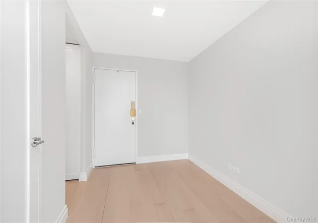 Photo 3 of House for sale at 3333 Henry Hudson Pkwy #23V, New York, NY 10463 | MLS# 800150 | Listing updated on 2026-09-30