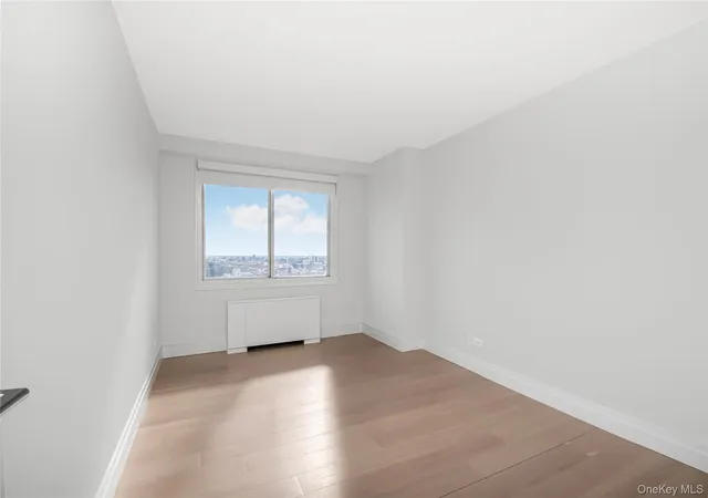 Photo 4 of House for sale at 3333 Henry Hudson Pkwy #23V, New York, NY 10463 | MLS# 800150 | Listing updated on 2026-09-30