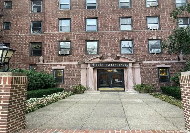 Sale Pending at 78-14 Austin St #4G, Forest Hills, NY 11375 | MLS# L3591047 | Listing updated on 2026-04-12