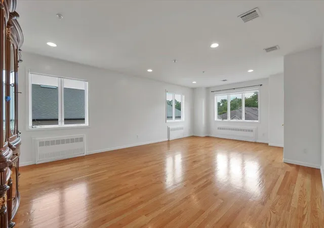 4th image of 480 W Central Ave, Spring Valley, NY 10977