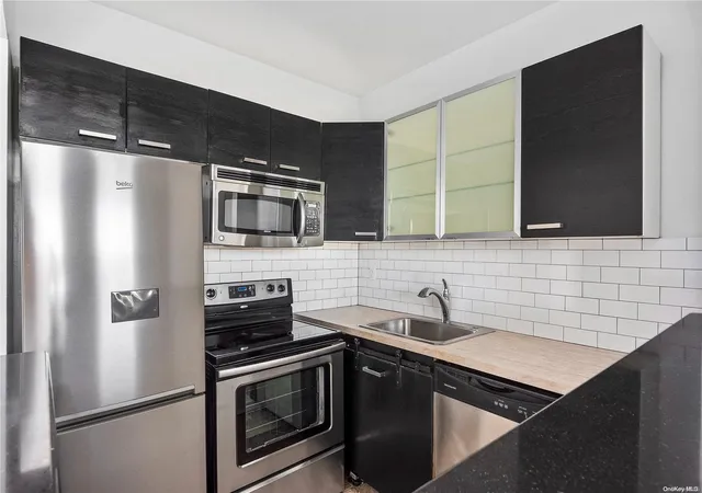 2nd image of 446 Chauncey St #446-4, Brooklyn, NY 11233 | MLS# L3591437