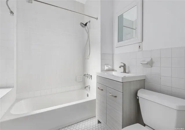 4th image of 446 Chauncey St #446-4, Brooklyn, NY 11233 | MLS# L3591437