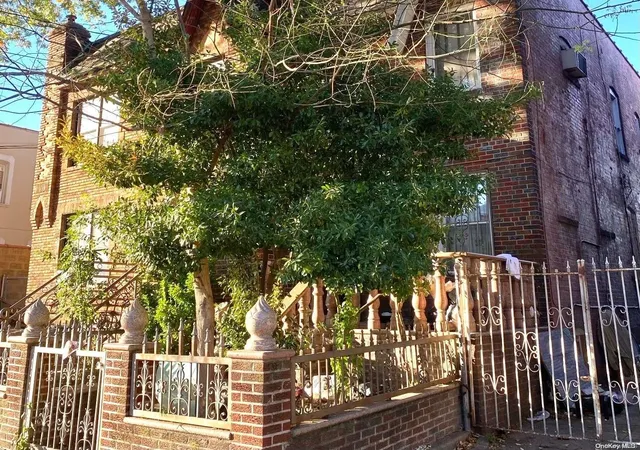 Photo 2 of Sale Pending at 4211 Snyder Ave, Brooklyn, NY 11203 | MLS# L3591519 | Listing updated on 2025-09-09