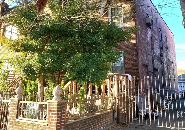 Photo 3 of Sale Pending at 4211 Snyder Ave, Brooklyn, NY 11203 | MLS# L3591519 | Listing updated on 2025-09-09