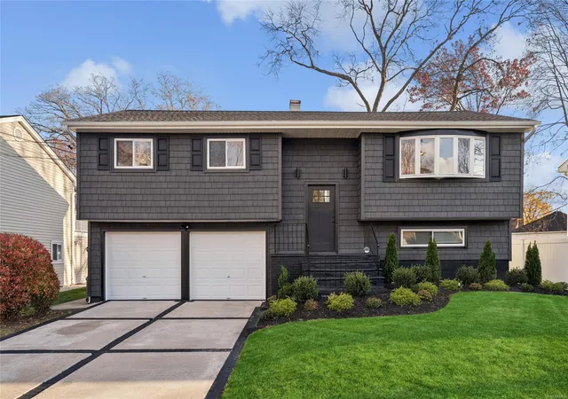 Single family home for sale at 807 Iris Pl, West Hempstead, NY 11552 | MLS# 1439201 | Listing updated on 2025-03-16