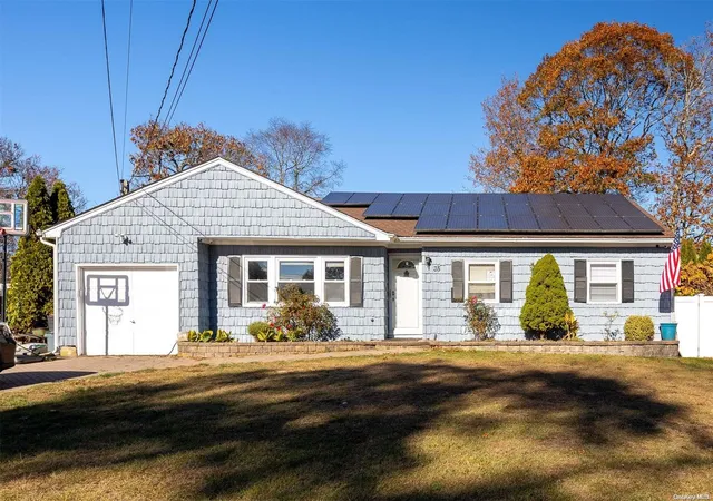 Single Family Residence at 35 Ranch Dr, Shirley, NY 11967 | MLS# L3591844 | | Sold on 2025-04-28
