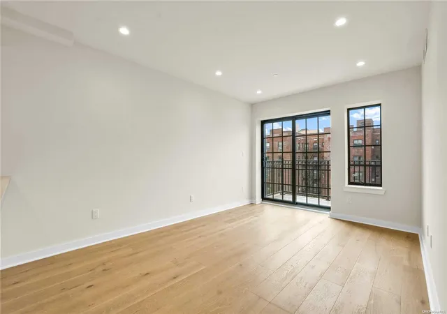 Photo 3 of Sale Pending at 25-25 31St Ave #2A, New York, NY 11106 | MLS# L3592308 | Listing updated on 2025-10-14