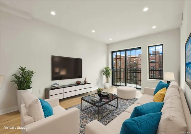 Photo 4 of Sale Pending at 25-25 31St Ave #2A, New York, NY 11106 | MLS# L3592308 | Listing updated on 2025-10-14