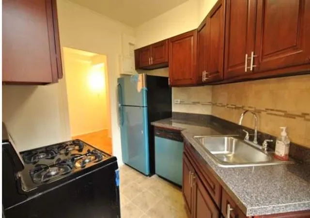 Photo 1 of Sale Pending at 1938 E Tremont Ave #5C, Bronx, NY 10462 | MLS# 801215 | Listing updated on 2025-04-11