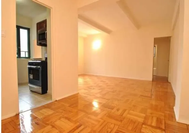 Photo 3 of Sale Pending at 1938 E Tremont Ave #5C, Bronx, NY 10462 | MLS# 801215 | Listing updated on 2025-04-11