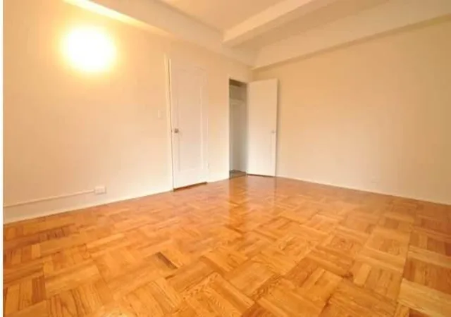 Listing Photo 5 - Condo for sale in building located at 1938 E Tremont Ave, New York, NY 10462 - Unit #5C