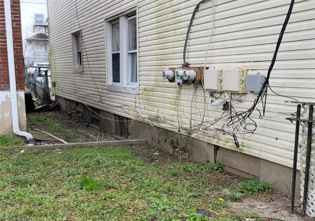 Photo 11 of Sale Pending at 437 S 5th Avenue, Mount Vernon, NY 10550 | MLS# 801325 | Listing updated on 2026-01-06