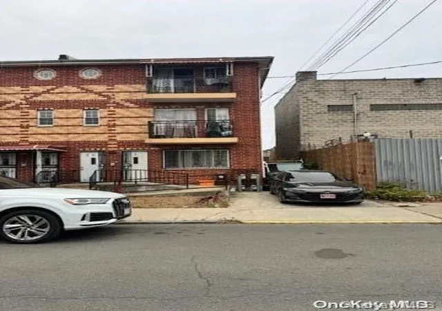 Photo 2 of Sale Pending at 731 E 95th Street, Brooklyn, NY 11236 | MLS# L3592975 | Listing updated on 2024-12-04