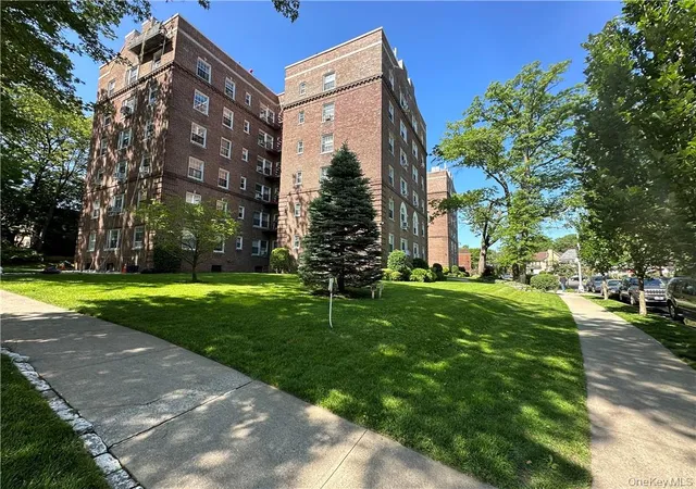 Photo 2 of Condo for sale at 17506 Devonshire Blvd #4C, Jamaica, NY 11432 | MLS# 801454 | Listing updated on 2026-10-07