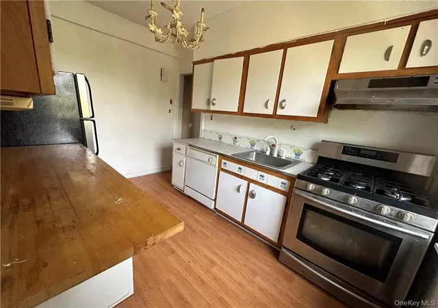 Photo 3 of Condo for sale at 17506 Devonshire Blvd #4C, Jamaica, NY 11432 | MLS# 801454 | Listing updated on 2026-10-07