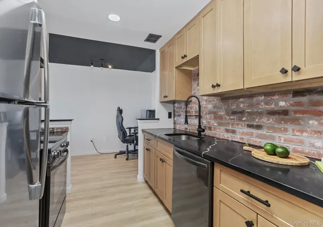 Homes for sale in White Plains, NY | 500 High Point Dr #709, White Plains, NY 10530 | MLS# 801519