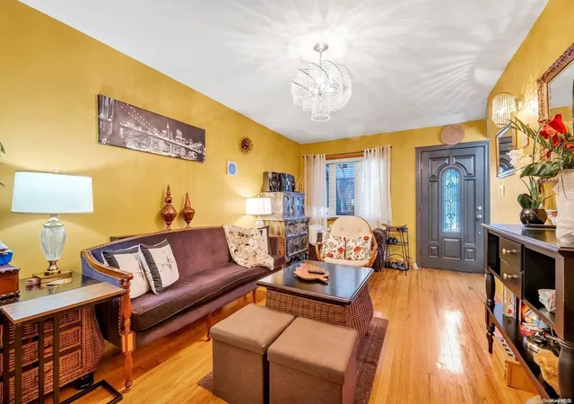 2nd image of 3086 Avenue W, Brooklyn, NY 11229 | MLS# L3593297