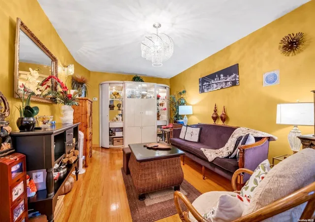 3rd image of 3086 Avenue W, Brooklyn, NY 11229 | MLS# L3593297