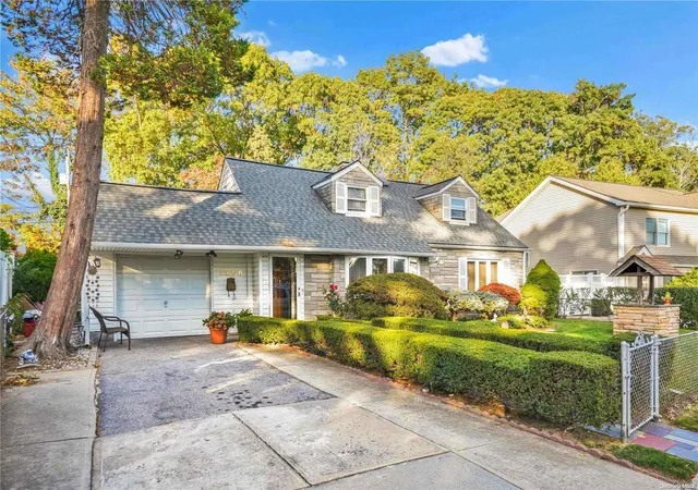 Photo 1 of Sale Pending at 1260 Bretton Rd, Valley Stream, NY 11580 | MLS# L3593298 | Listing updated on 2025-04-16