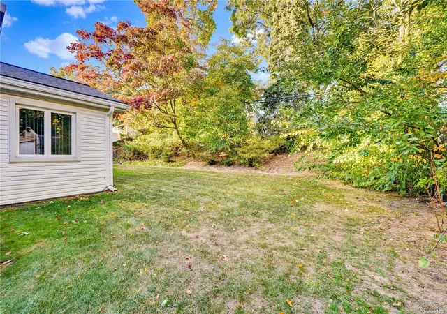 Photo 34 of Sale Pending at 1260 Bretton Rd, Valley Stream, NY 11580 | MLS# L3593298 | Listing updated on 2025-04-16