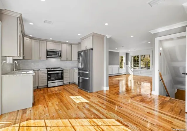 5th image of 299 E Clinton Ave, Hempstead, NY 11575 | MLS# L3593448