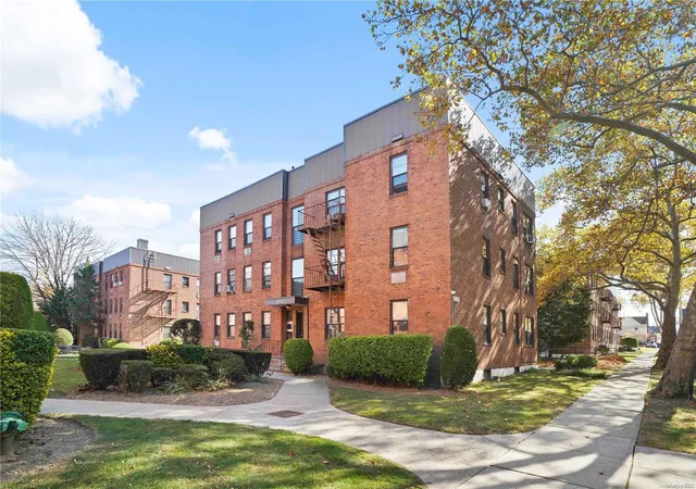 2nd image of 47 27 215 Pl #1A, Bayside, NY 11361 | MLS# L3593815