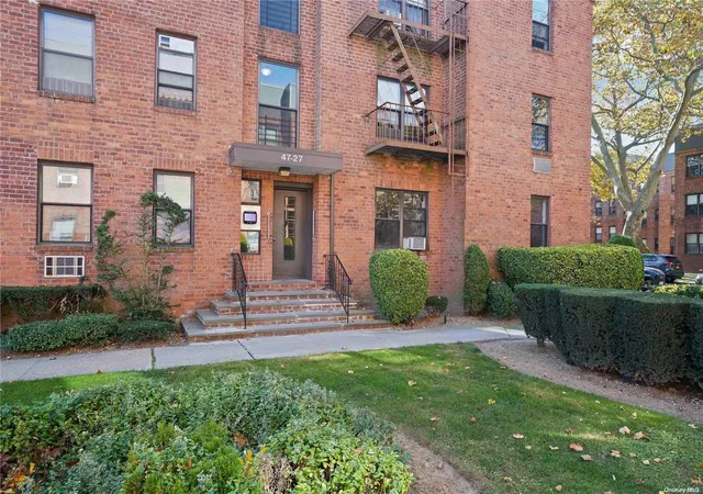 2nd image of 47-27 215Th Pl, Bayside, NY 11361